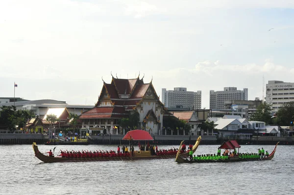 O treino da Procissão das Barcaças Reais, a última cerimónia real da Cerimónia de Coroação Real do Rei Rama X . — Fotografia de Stock