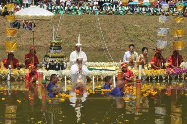 Phra Dam Nam Seremoni Festivali