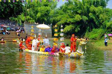 Phra Dam Nam Seremoni Festivali
