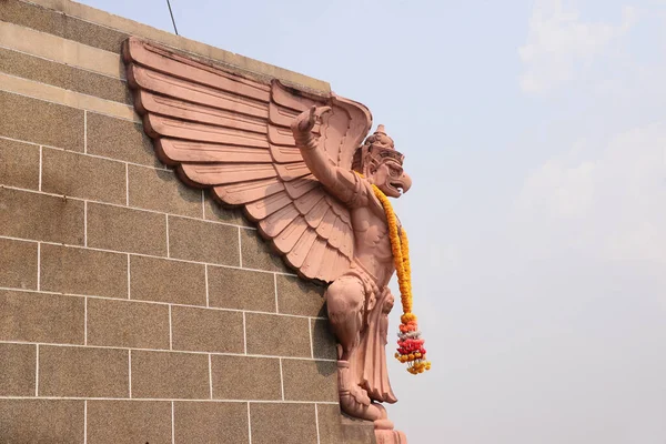 Foco Suave Estátua Big Garuda Arranha Céu Público Bangkok Tailândia — Fotografia de Stock