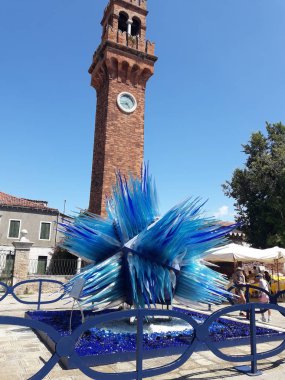 Murano merkezinde heykel, Temmuz 2018, telefon Samsung J7 kamera 