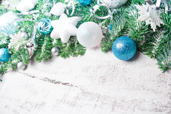 圣诞节或新年背景 冷杉树枝 装饰品 地方为您的祝贺 — 图库照片