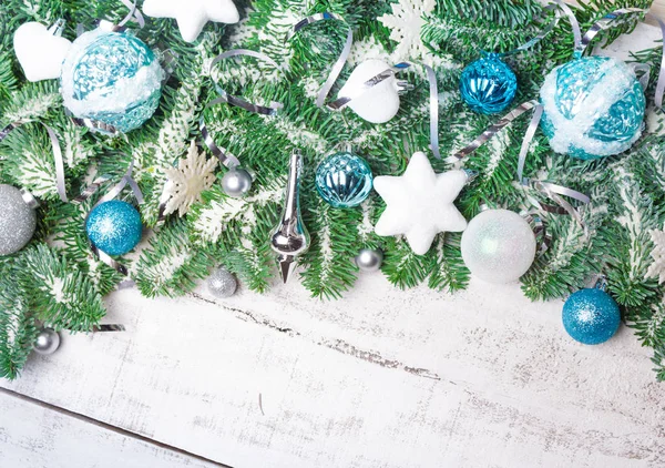 Kerstmis Nieuwjaar Achtergrond Spar Boomtakken Ballen Decoraties Plaats Voor Gelukwensen — Stockfoto