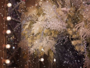 Festival dekorasyon - Noel çelenk ile çiçekli buket 