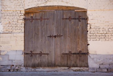 renkli ahşap kapı yapısı 