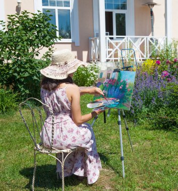 yaz bahçesinde şapka çizim resim kadın kısmi görünümü