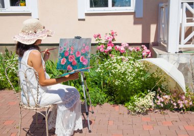 yaz bahçesinde şapka çizim resim kadın kısmi görünümü