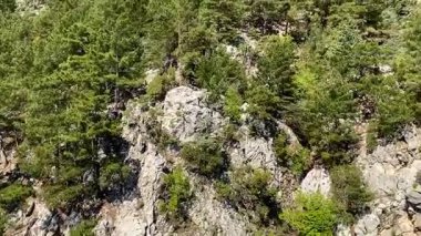 Füniküler dağ tırmanışı. Olympos Teleferik, Tahtali 2365 metre, Kemer, Antalya. Denizden gökyüzüne.