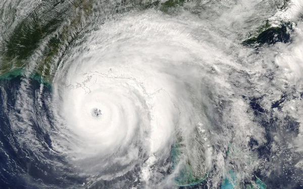 宇宙からのカテゴリー5スーパー台風 ハリケーンの目の壁この画像のいくつかの要素は Nasaによって提供されます — ストック写真