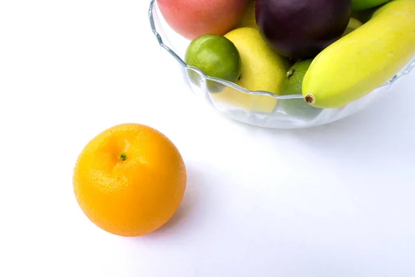 Frische Früchte Isoliert Auf Weißem Hintergrund — Stockfoto
