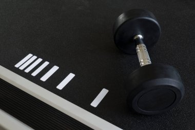 Dumbell ağırlık kaldırma için