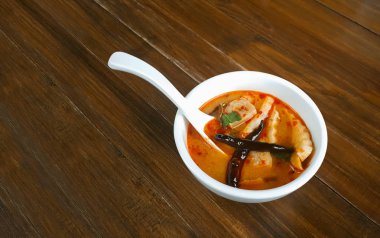 Mini parmak yemek büfesi tom yum çorbası
