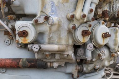 Hizmet dışı uçak motoru.