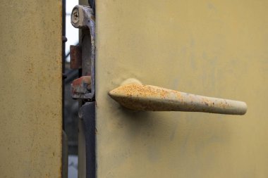 Araba kapı kolu ile pas yüzey, eski araba kilidi