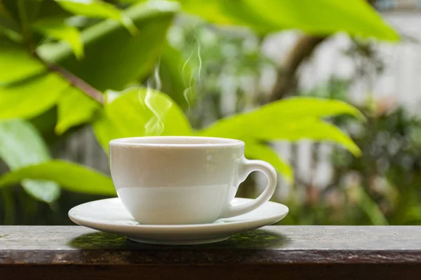 Taza Café Blanco Sobre Fondo Otoño Hermosa Taza Café Con — Foto de Stock