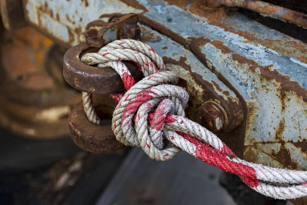 Tie Rope Iron Rusty Old Cars Tug — Stock Photo, Image