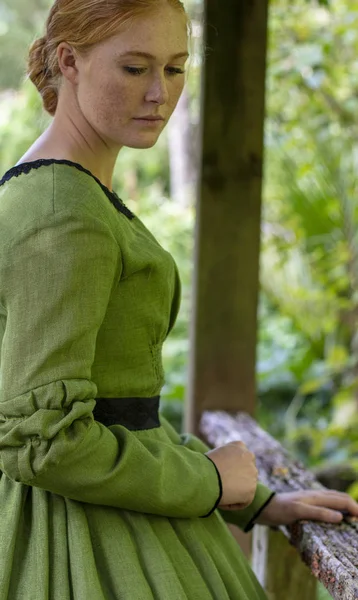 Mujer Victoriana Vestido Verde — Foto de Stock