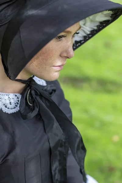 Viktorianische Frau Schwarzem Kleid Und Mütze — Stockfoto