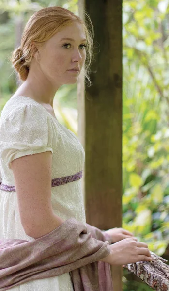 İçinde bir krem Regency kadın