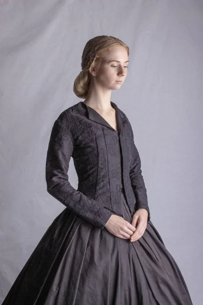 Victorian Woman Black Ensemble — Stock Photo, Image