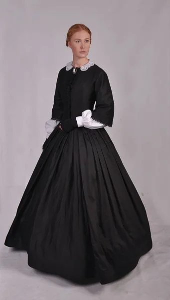 Mujer Victoriana Vestido Negro — Foto de Stock
