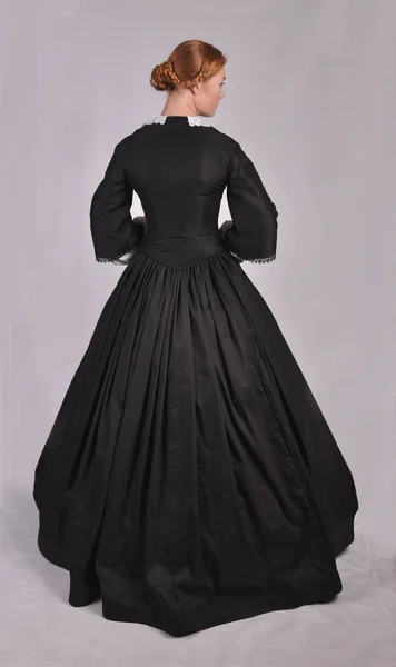 Mujer Victoriana Vestido Negro — Foto de Stock