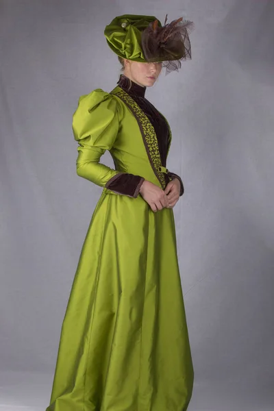 Victorian Woman Green Silk Ensemble — Stock Photo, Image