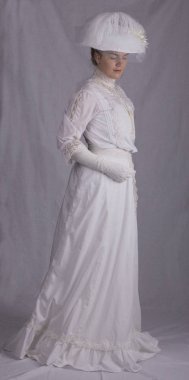 Beyaz bir elbise giyen Edwardian kadın