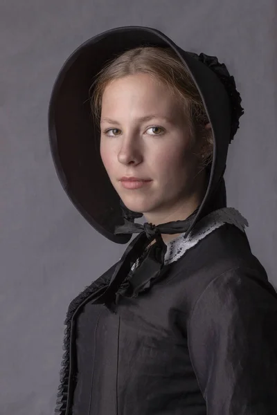 Victorian Woman Black Ensemble — Stock Photo, Image