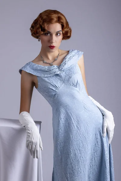 Жінка 1930 Року Блакитній Сукні — стокове фото