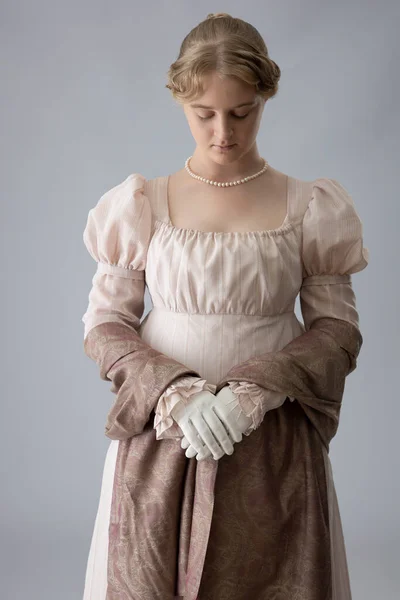 Young Regency Woman Wearing Pink Gown Pearl Necklace — Stock Photo, Image