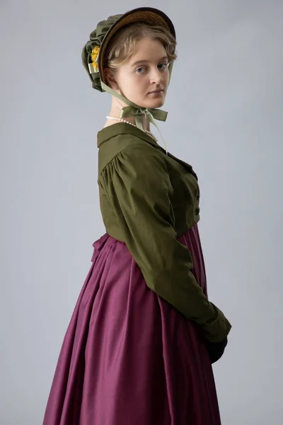 Regency Woman Wearing Walking Clothes Including Bonnet Gloves — Stock Photo, Image