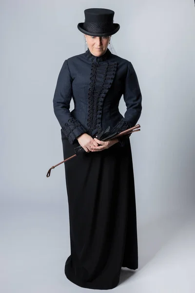 Middle Aged Woman Wearing Victorian Riding Habit Holding Riding Crop — Stock Photo, Image