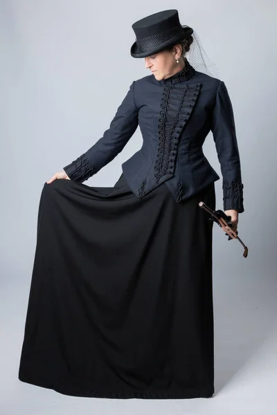 Middle Aged Woman Wearing Victorian Riding Habit Holding Riding Crop — Stock Photo, Image