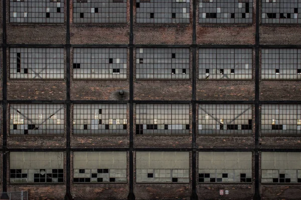 Trasiga Fönster Stor Tegelvägg Fabrik — Stockfoto