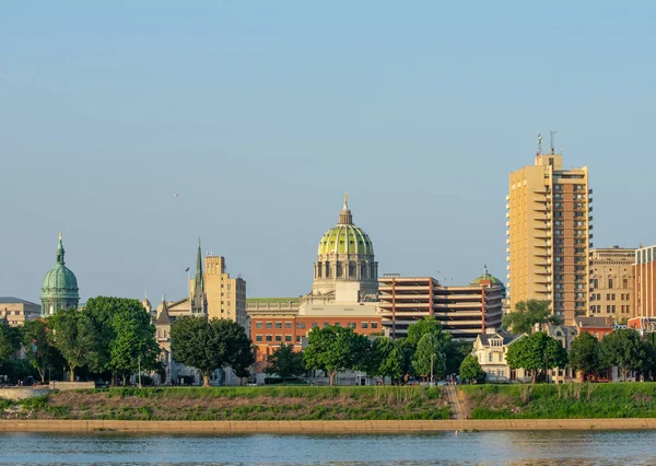 Harrisburg Kapital Byggnaden Från Hela Floden Som Solen Inställningen — Stockfoto