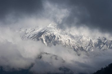 Bulutlardaki dağlar