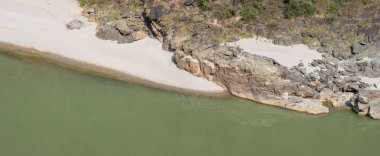 Nehir kıyısı arka planı