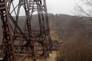 Kinzua köprüsünün bükülmüş kirişler