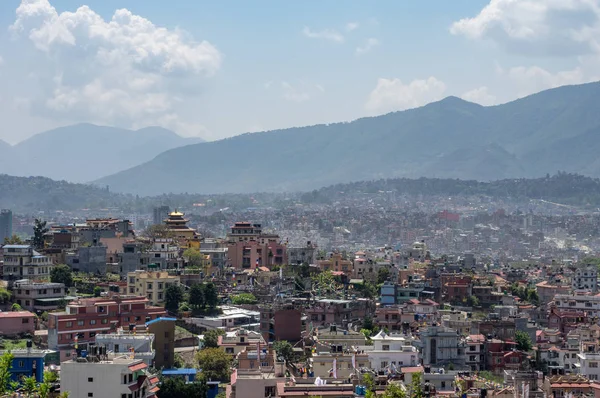 尼泊尔加德满都的烟雾和灰尘 — 图库照片