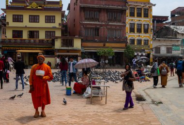 Boudhanath Stupa'da keşiş