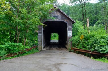 Hall Kapalı Köprü
