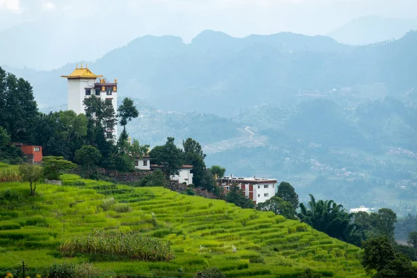 Edificios en una ladera con terrazas — Foto de Stock