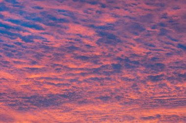 Ateşli Günbatımı Bulutları Arkaplanı