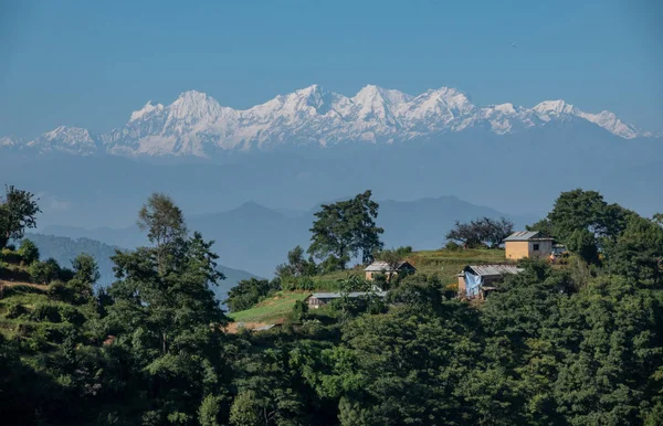 Stad in het Himalaya gebergte — Stockfoto