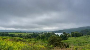 Middle Creek Vahşi Yaşam Yönetim Bölgesi 'nde fırtına bulutları hızlandı..