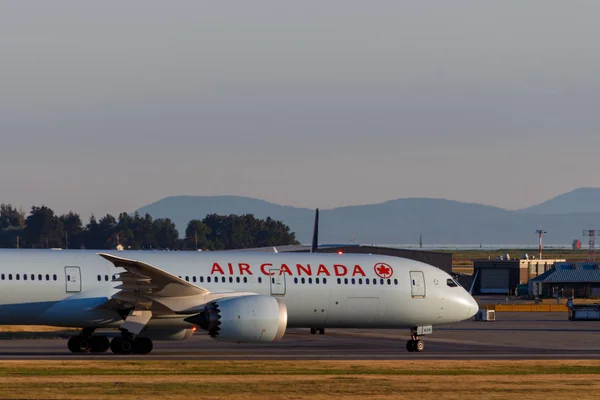 Vancouver, Kanada - 2018 yaklaşık: Hava Kanada Boeing 787 Yvr, içinde