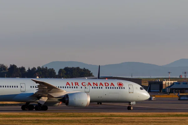 Vancouver, Kanada - ca 2018: Air Canada Boeing 787 på Yvr i — Stockfoto