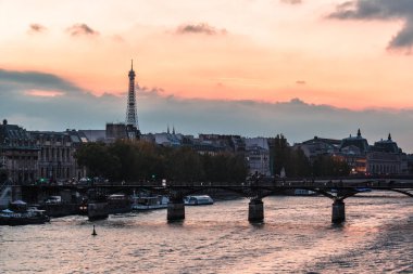Paris' te gün batımı, Fransa, Avrupa