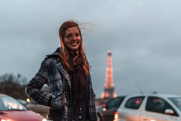 Retrato de una niña en París, Francia —  Fotos de Stock